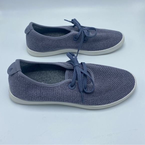 Athletic_Shoes